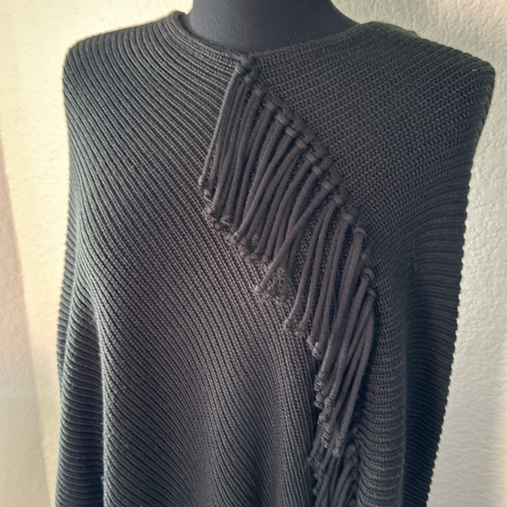 BCBGMAXAZRIA Womens Fringe Poncho in Black - Picture 3 of 9